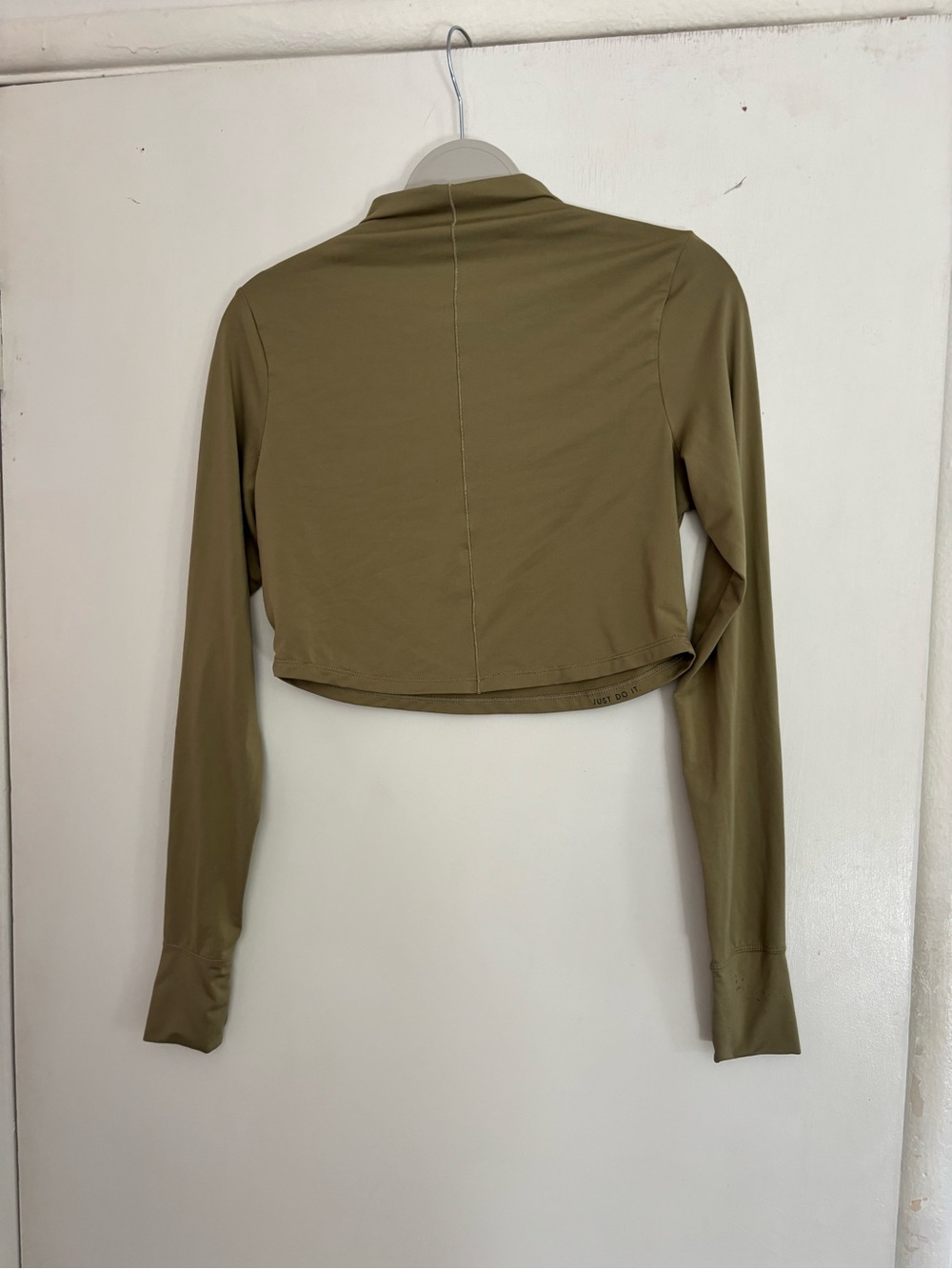 Nike One Dri-FIT Luxe Long-Sleeve Cropped Training Top Green - Picture 2 of 5